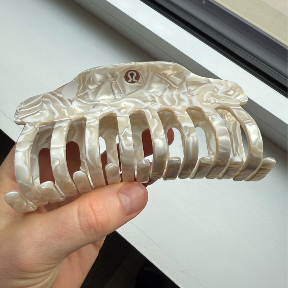 Lululemon Jumbo Claw Clip
